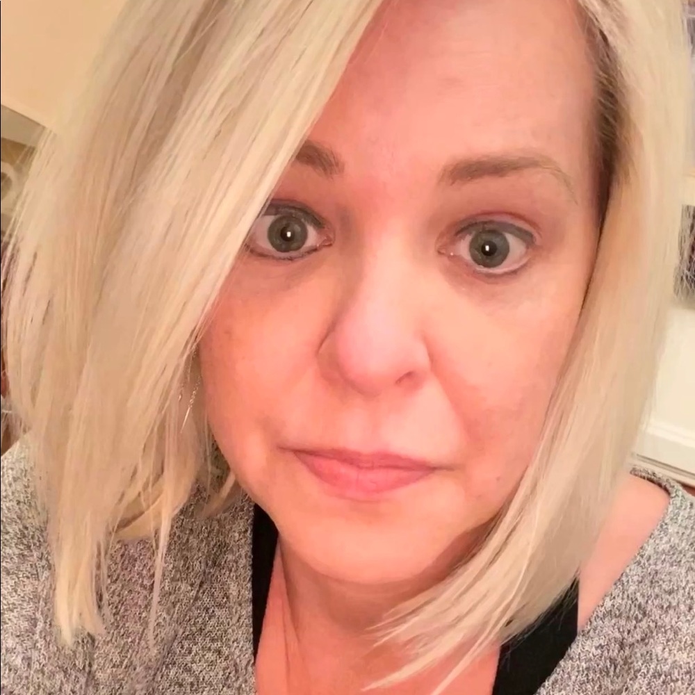 Meet your Posher, Laura